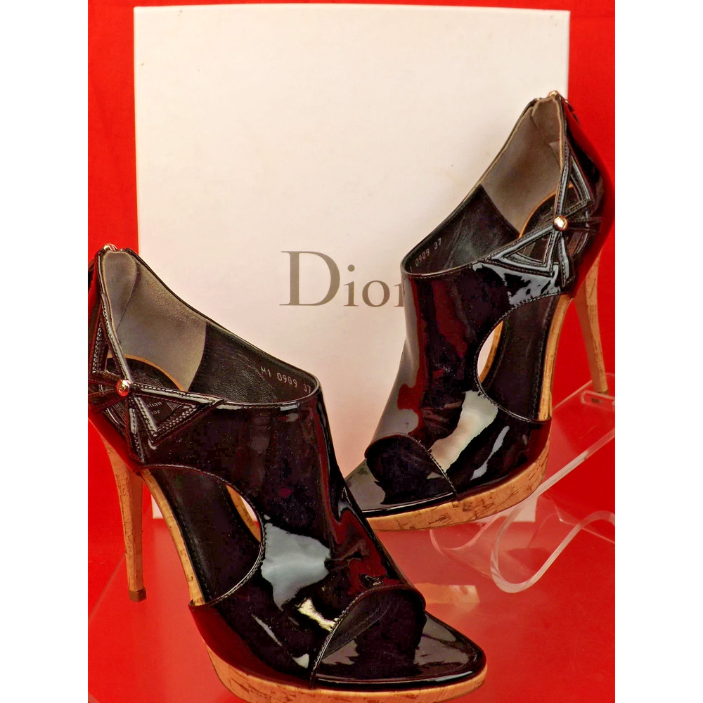NIB CHRISTIAN DIOR BLACK PATENT LEATHER CUT OUT CORK HEEL SANDALS PUMPS 38.5